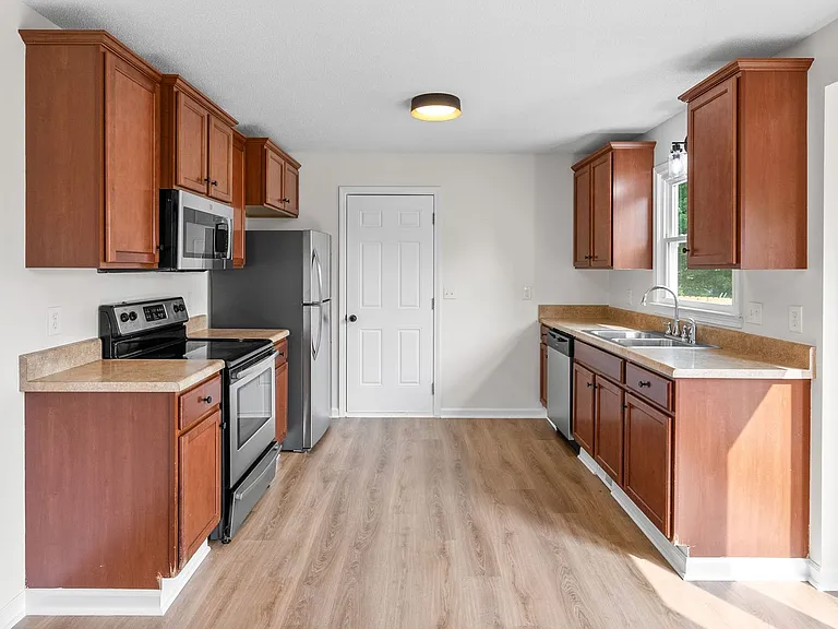 227 Short St — Photo 9