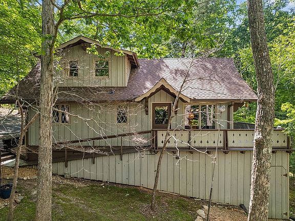 2nd image of 298 Lake View Trce