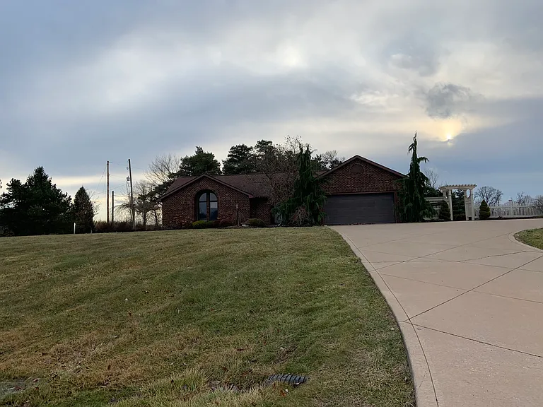 5521 Township Road 336 — Photo 1