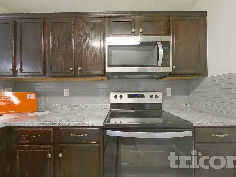 3916 Golden Horn Ln — Photo 6