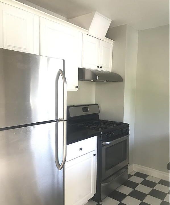 1st image of 221 Union Pl APT 4