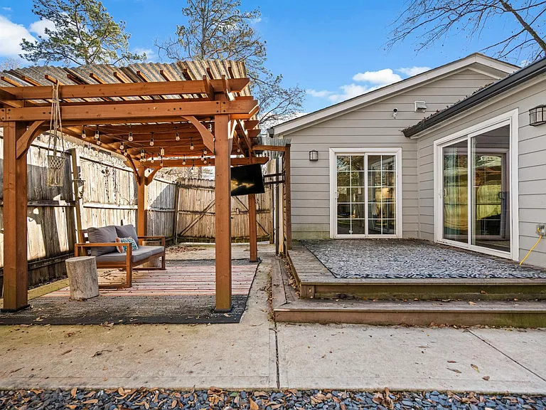 1108 Napier St SE — Photo 8