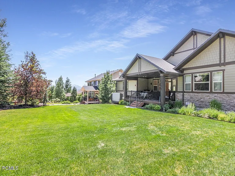 5310 N Lauralwood St — Photo 44