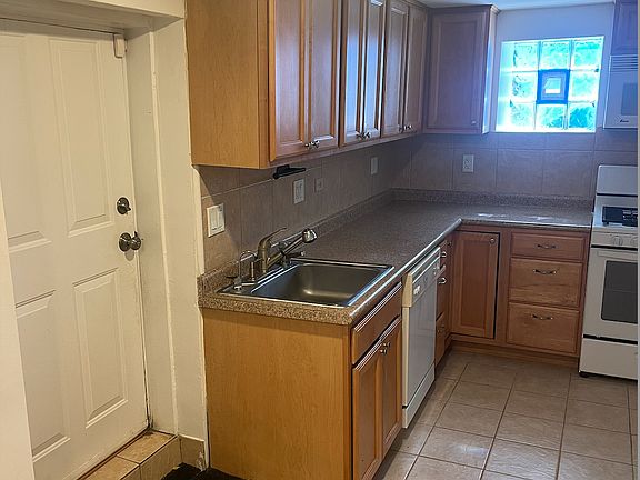 5th image of 1819 W Cortland St