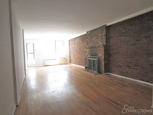 Rented by City Connections Realty | media 6