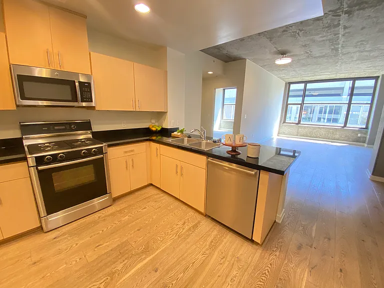 311 2nd St #410 — Photo 3