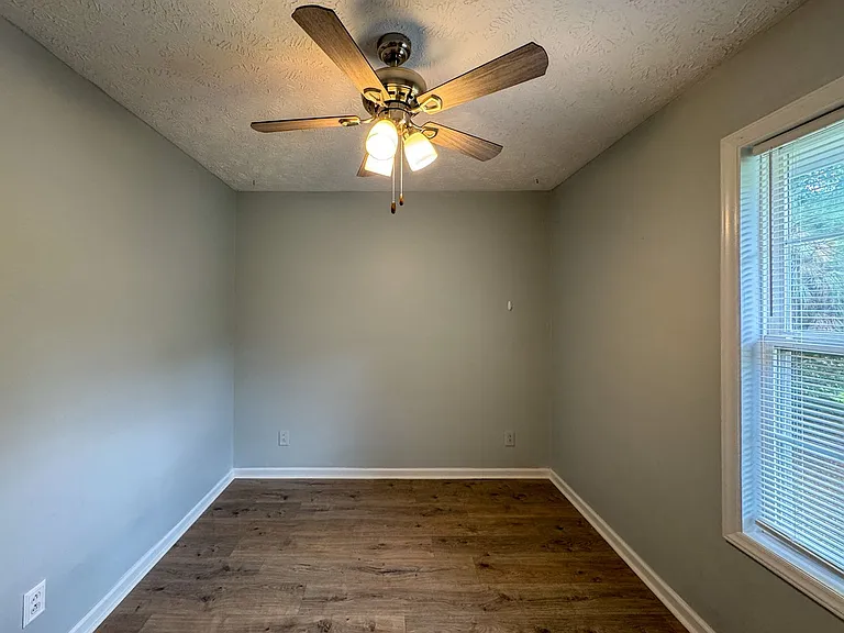 572 Woodwind Dr — Photo 16