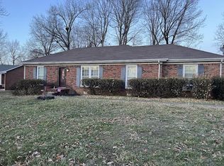 389 Bridlewood Rd, Clarksville, TN 37042