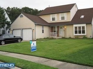 31 Country Hollow Cir, Sicklerville, NJ 08081