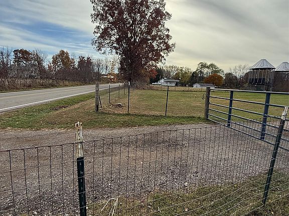 4th image of 1570 Chapel Rd