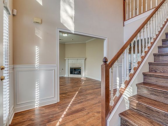 5th image of 1834 Dartford Dr