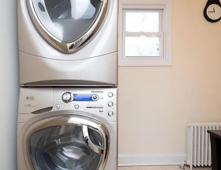 In-unit washer/dryer.