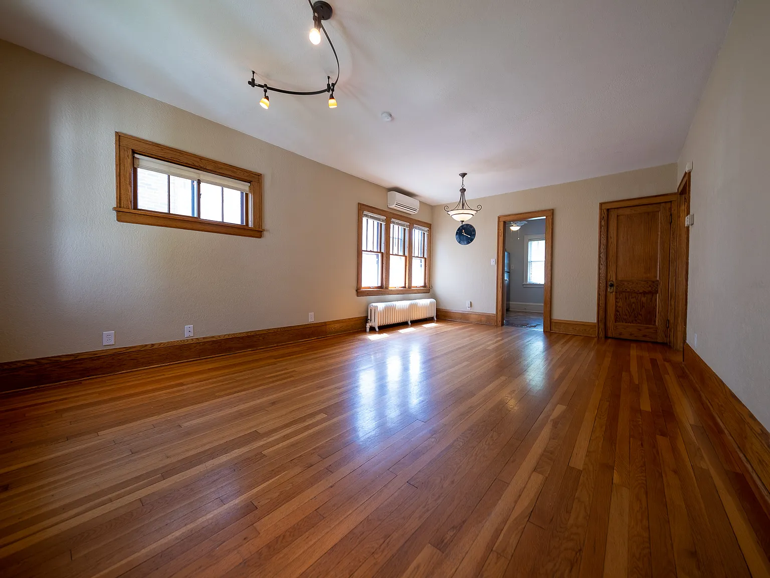 Wellesley Avenue, St Paul (2138) AB ER1 - 1 — Photo 3