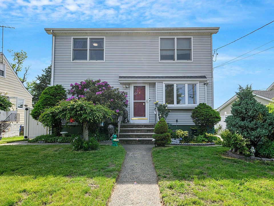 1st image of 12 Streuli Ct