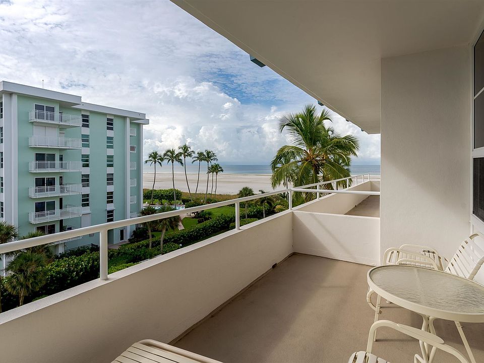 1st image of 220 Seaview Ct APT 507