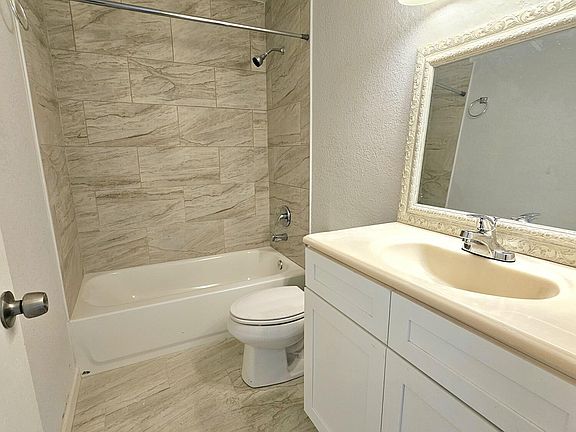5th image of 2008 W Cabernet Dr