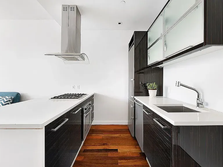 135 N 11th St #6J — Photo 3