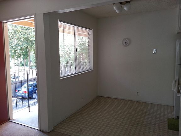 4th image of 1411 Drake Dr #1