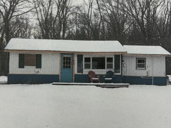 2047 W Clarence Rd, Harrison, MI 48625