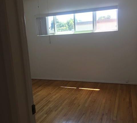 2nd image of 1421 Manhattan Beach Blvd #D
