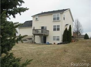 10180 Honeycomb Ct, Pinckney, MI 48169