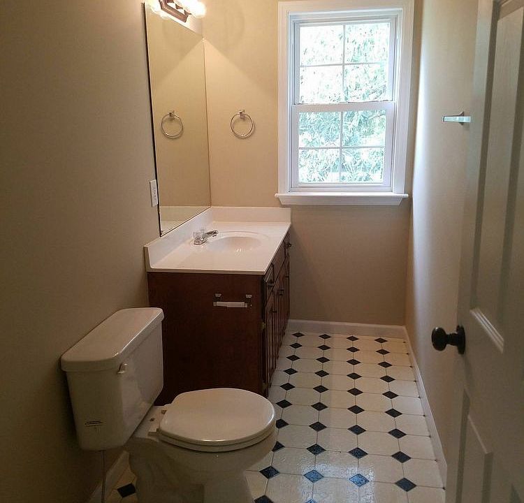 1st image of 1311 Oak Dr