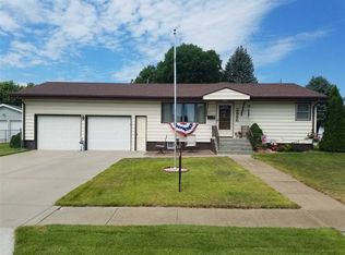 2866 Fairlane Ave, Columbus, NE 68601