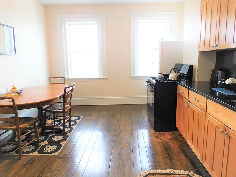 496 E Broadway #3 — Photo 8