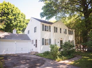 180 Bellehurst Dr, Rochester, NY 14617