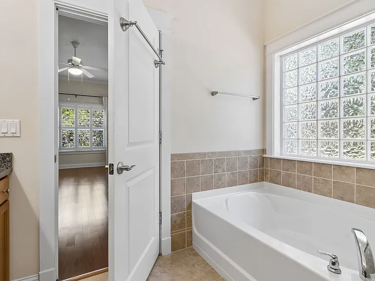 1600 Highland Dunes Way — Photo 24