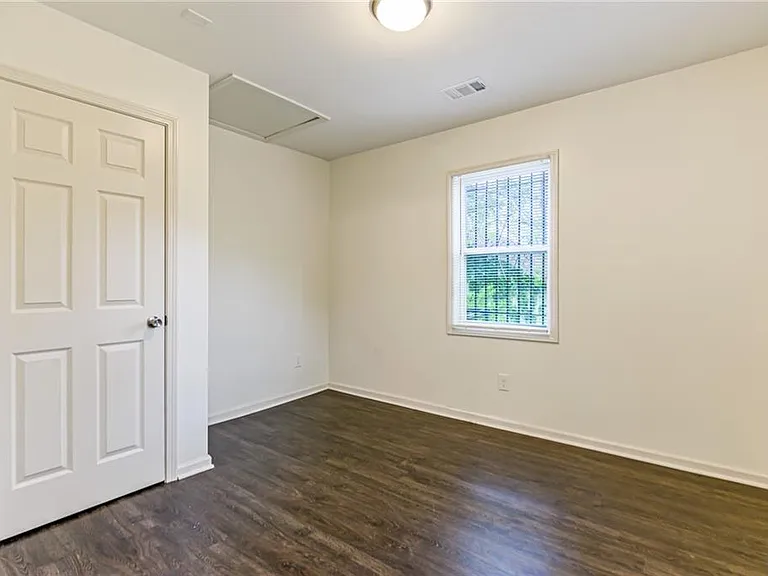937 Lawton St SW — Photo 22