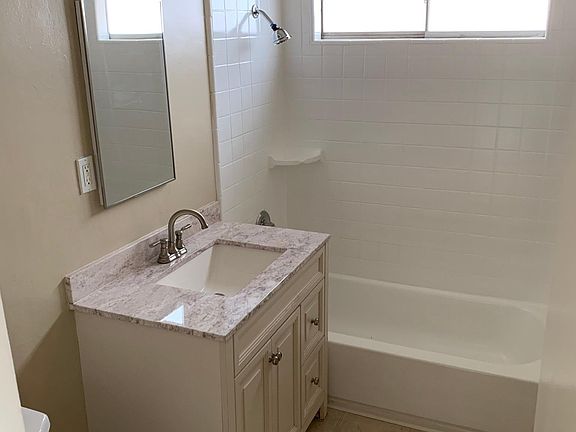 2nd image of 6045 Whitsett Ave #24