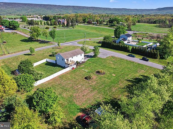 3rd image of 101 Deerview Dr
