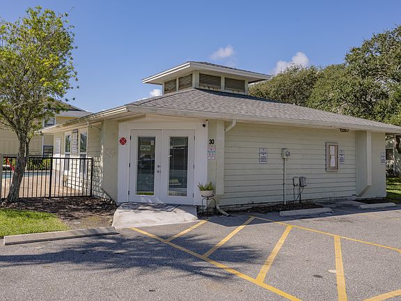 5th image of 30 Clipper Ct #51B