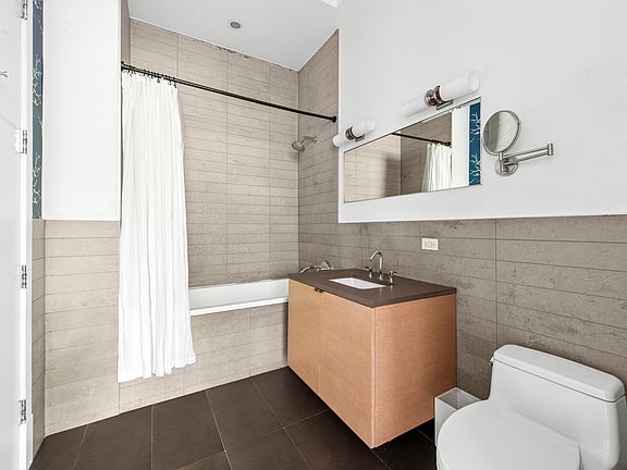 5th image of 50 Bayard St APT 1B