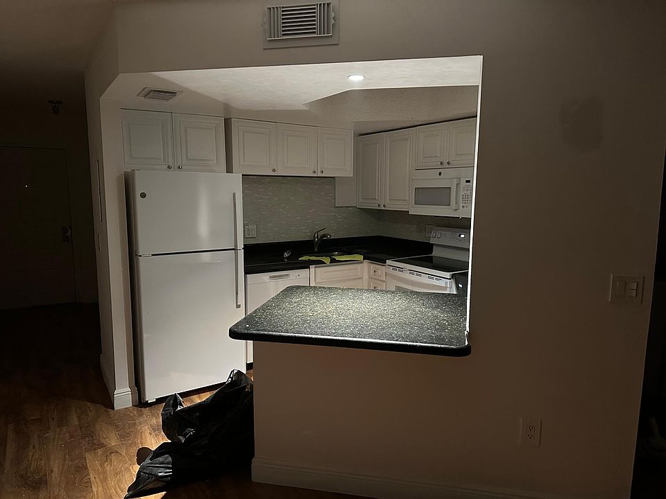 1st image of 8373 Lake Dr #G306