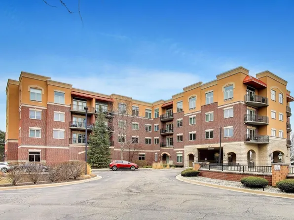 1200 N Foxdale Dr Unit 100, Addison, IL 60101