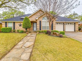 6106 Kenilworth Dr, Arlington, TX 76001
