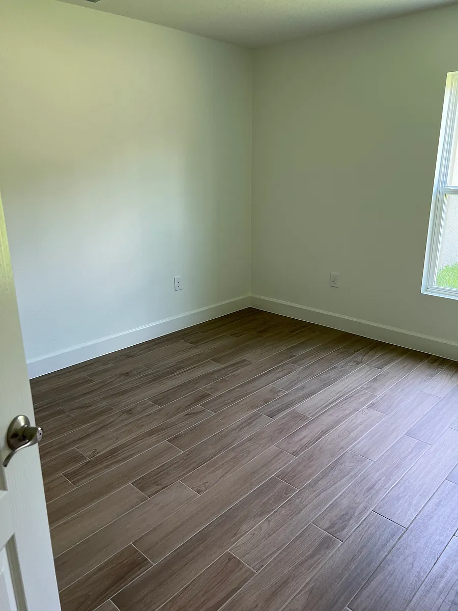 2nd bedroom - 2409 Cambridge Ave