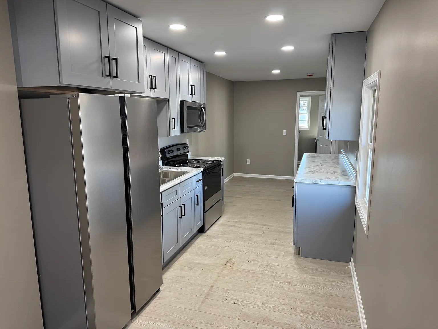 3 bed, 1400 sqft, $1,600 — Photo 4