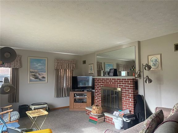 5th image of 3871 Saranac Dr