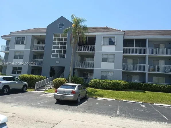 8540 SW 212th St APT 202, Cutler Bay, FL 33189