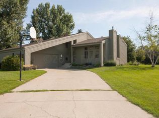 4048 Rivershore Dr S, Moorhead, MN 56560