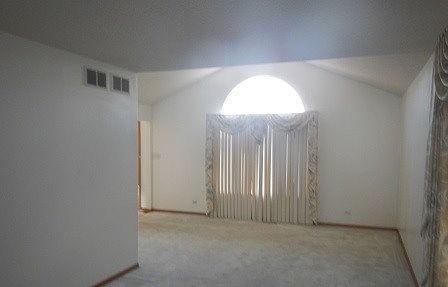 4th image of 2120 Parkview Dr