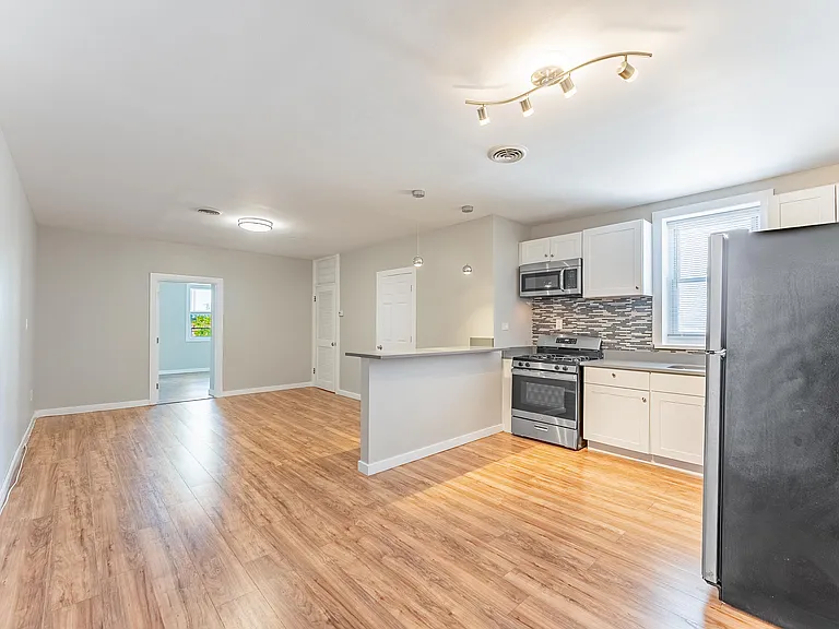 1852 S Blue Island Ave #2R — Photo 13