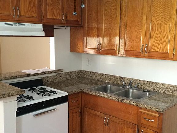 4th image of 1450 W 179th St APT 5