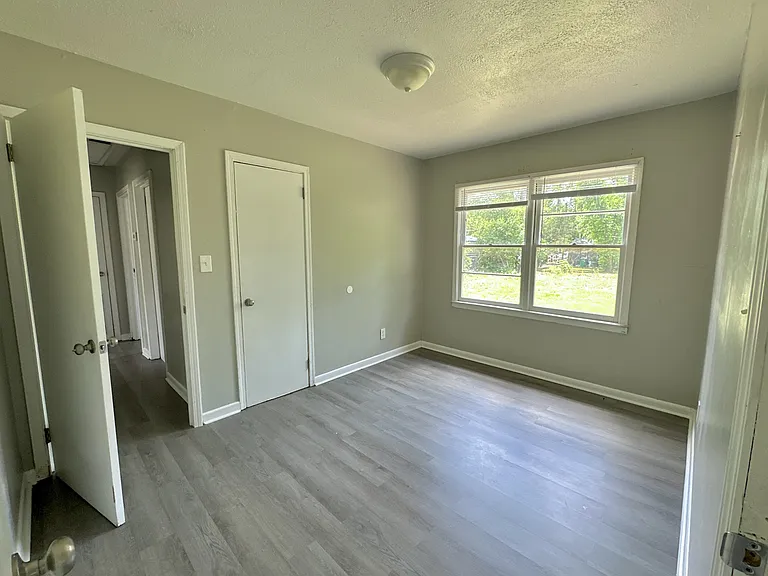 803 Lausanne Dr — Photo 6