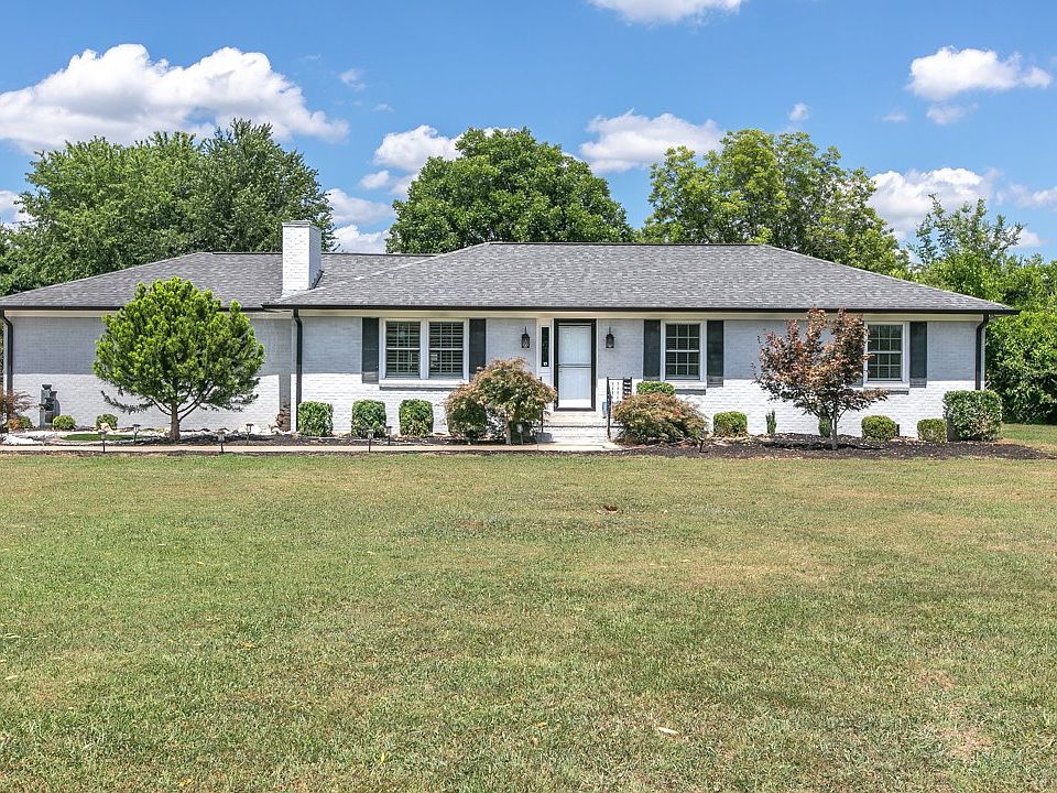 1st image of 2838 Bridle Dr