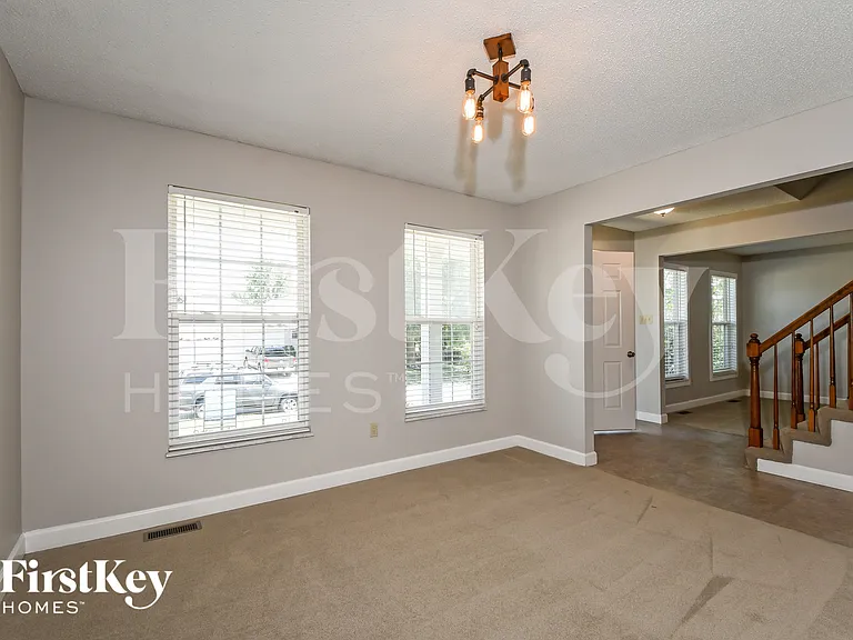 115 Gunston Hall Dr — Photo 3