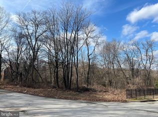 22 Foxwood Cir, Bryn Mawr, PA 19010